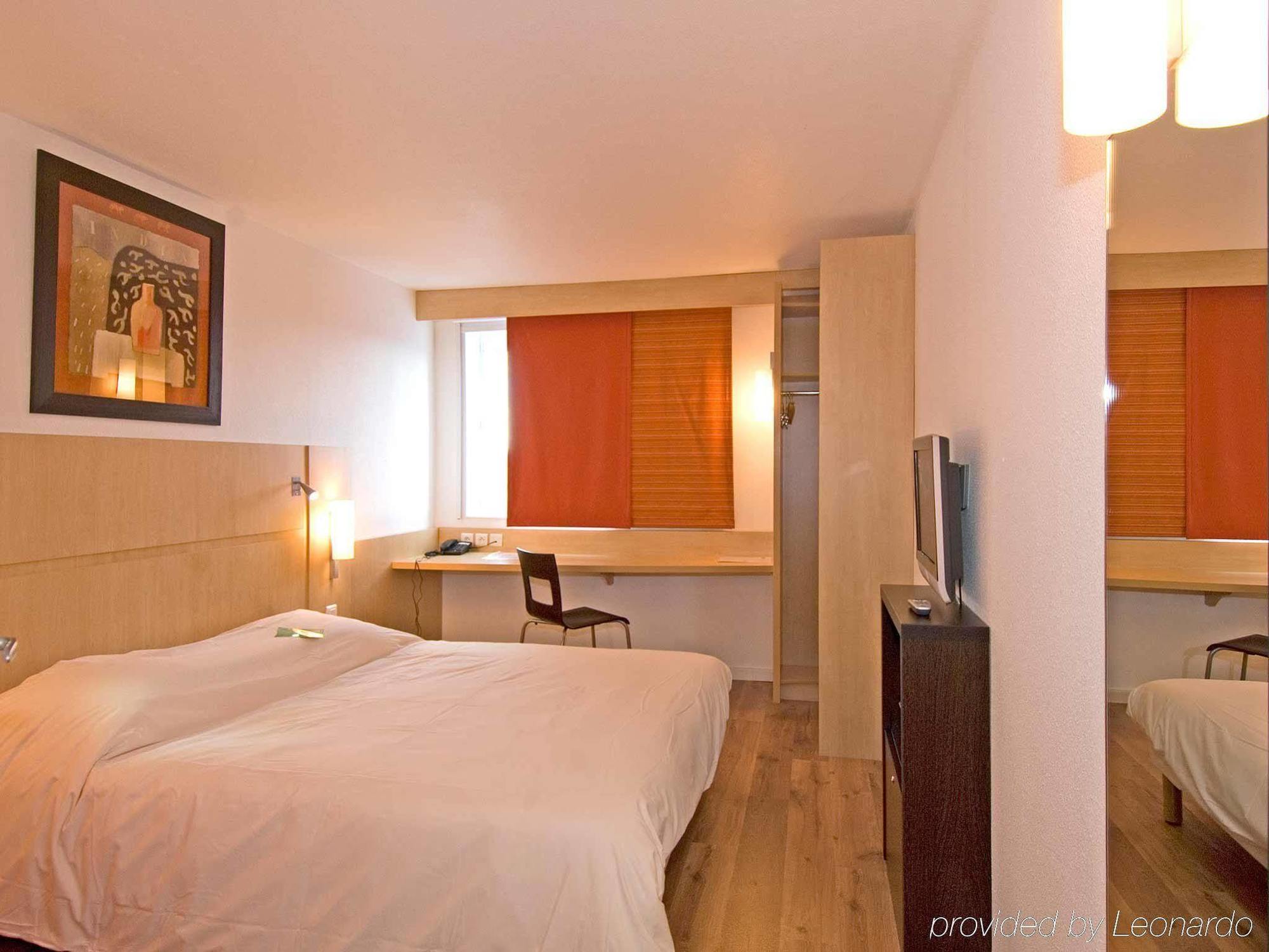 Ibis Clermont Ferrand Montferrand Hotel Екстериор снимка